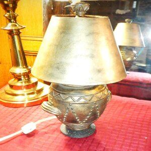 *** LAMP *** Absolutely Stunning